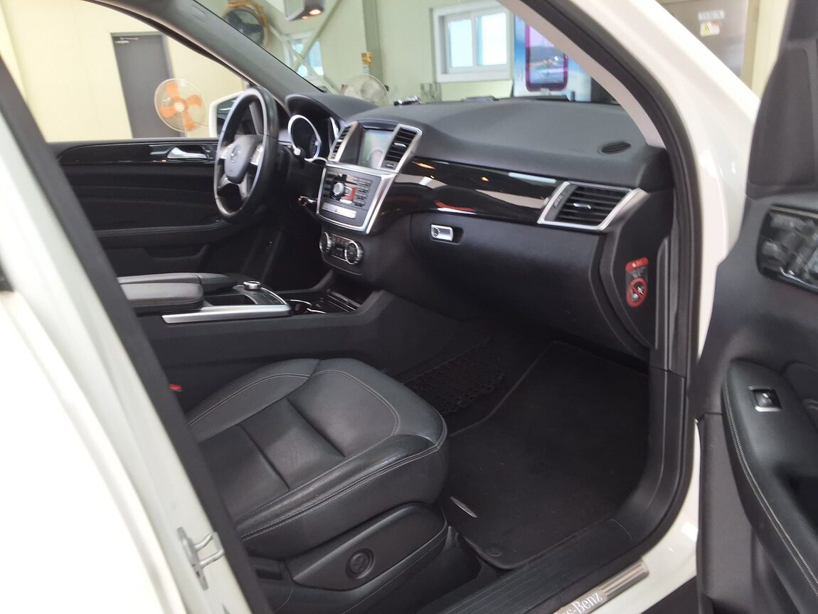 MERCEDES-BENZ M-CLASS (3RD GEN) ML250 BLUETEC 4MATIC 2015 - zdjęcie 15