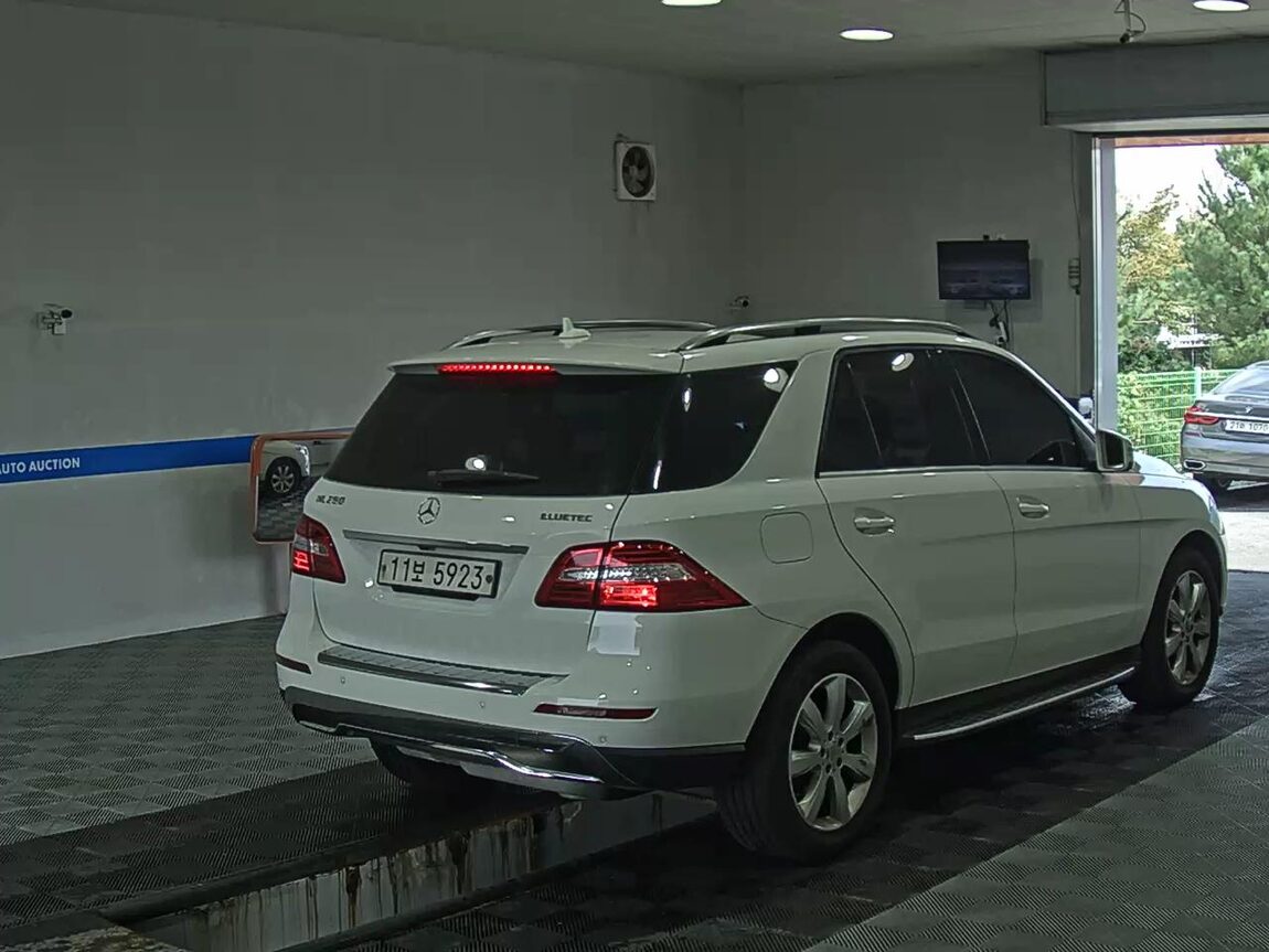 MERCEDES-BENZ M-CLASS (3RD GEN) ML250 BLUETEC 4MATIC 2015 - zdjęcie 5