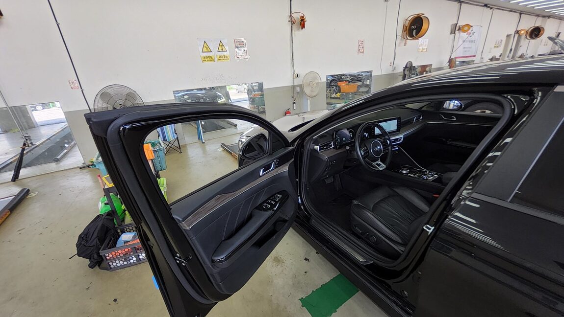 KIA NEW K5 (DL3) 2.0 GASOLINE SIGNATURE 2021 - zdjęcie 10