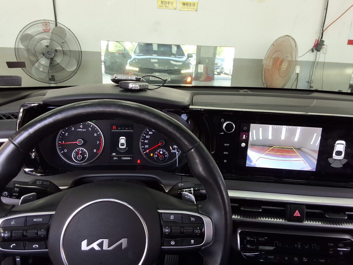 KIA NEW K5 (DL3) 2.0 LPI RENTAL CAR TRENDY 2023 - zdjęcie 17