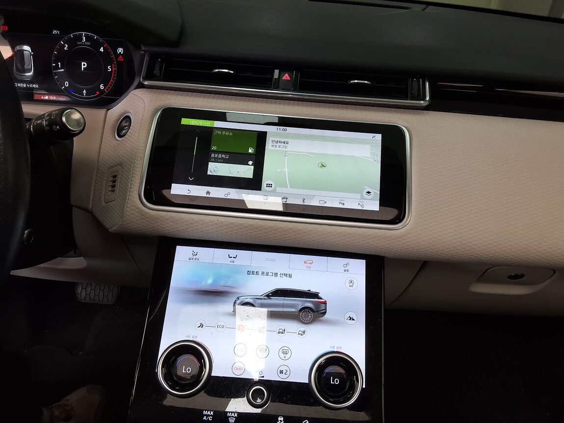 LAND ROVER RANGE ROVER VELAR 2.0 D240 SE 2019 - zdjęcie 24