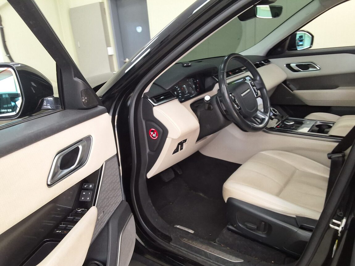 LAND ROVER RANGE ROVER VELAR 2.0 D240 SE 2019 - zdjęcie 11