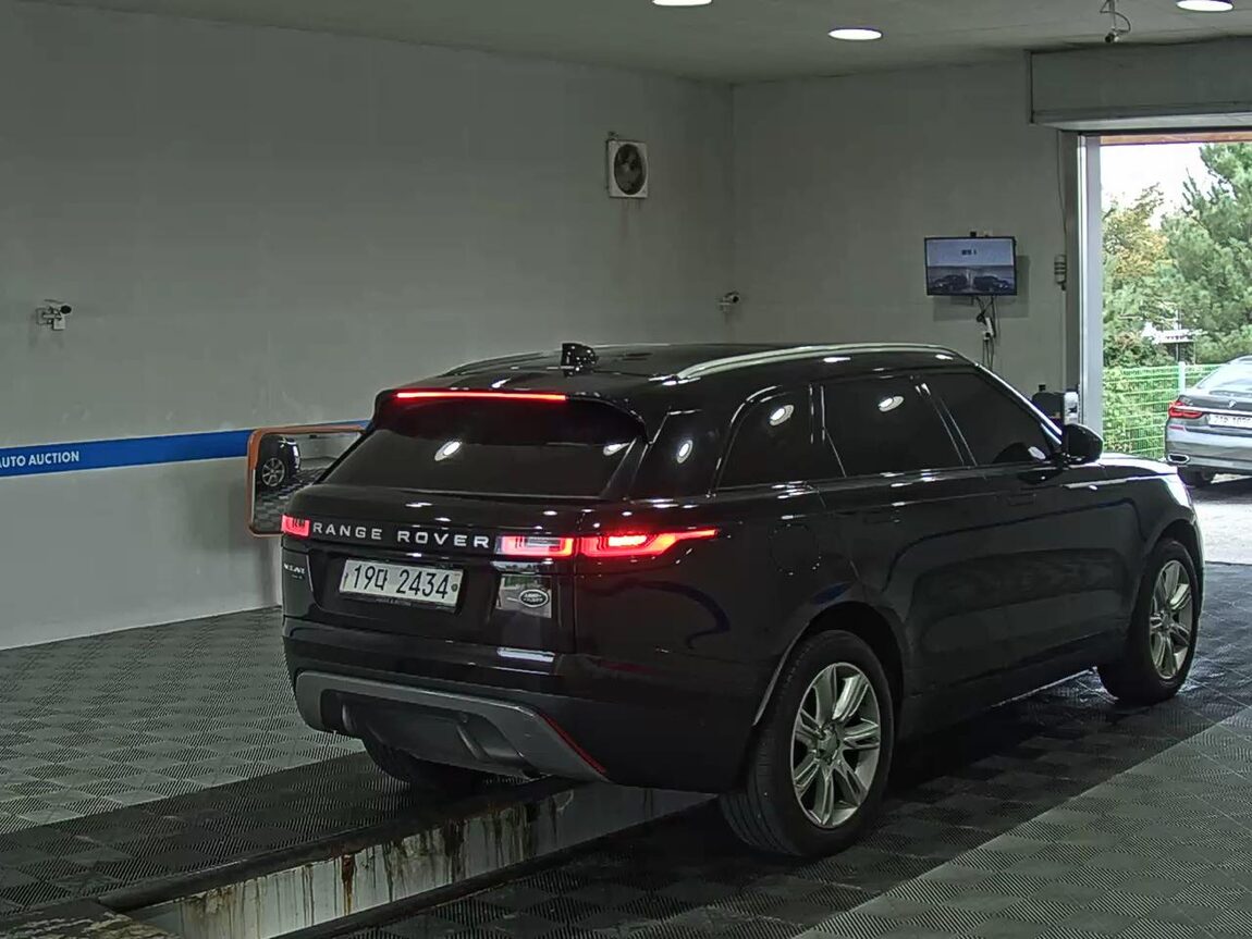 LAND ROVER RANGE ROVER VELAR 2.0 D240 SE 2019 - zdjęcie 5