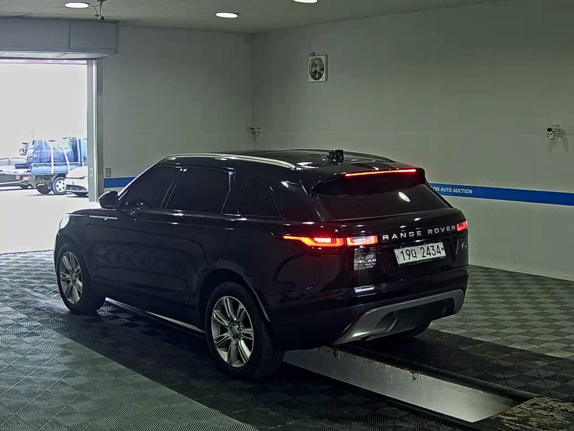 LAND ROVER RANGE ROVER VELAR 2.0 D240 SE 2019 - zdjęcie 6