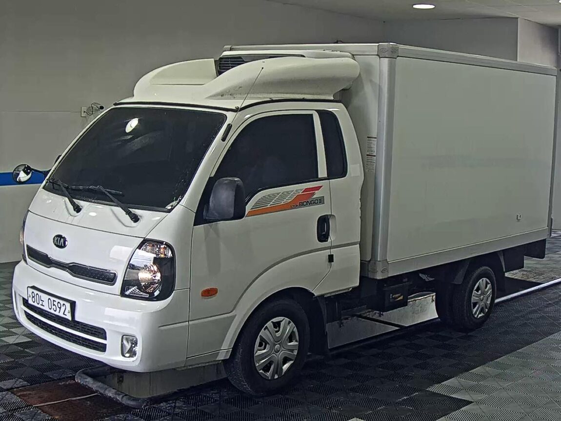 KIA BONGO III CARGO FREEZER BOX TRUCK 1 TON KING CAB 2018 - zdjęcie 18