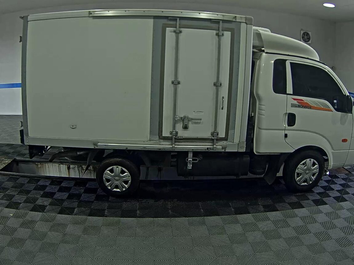 KIA BONGO III CARGO FREEZER BOX TRUCK 1 TON KING CAB 2018 - zdjęcie 20