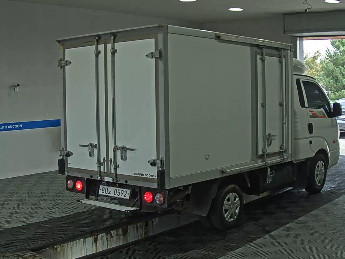 KIA BONGO III CARGO FREEZER BOX TRUCK 1 TON KING CAB 2018 - zdjęcie 21