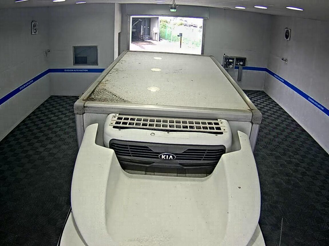 KIA BONGO III CARGO FREEZER BOX TRUCK 1 TON KING CAB 2018 - zdjęcie 23