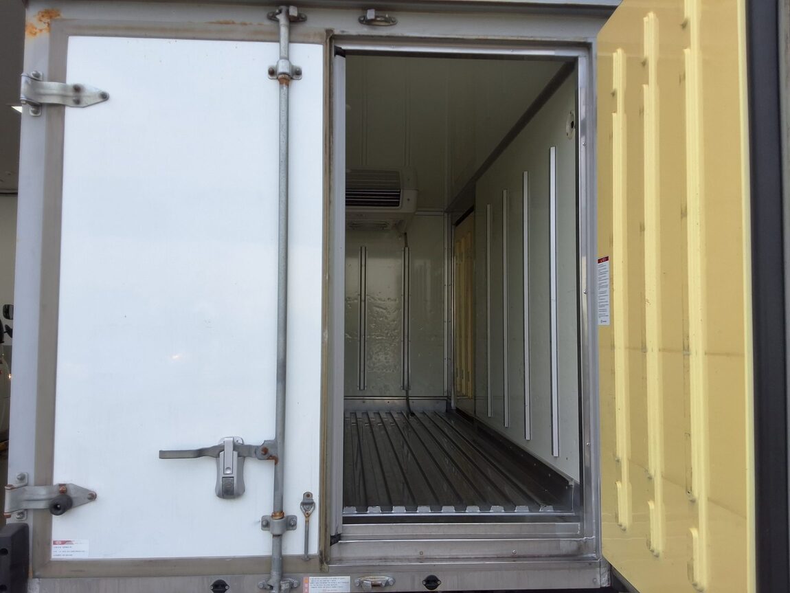 KIA BONGO III CARGO FREEZER BOX TRUCK 1 TON KING CAB 2018 - zdjęcie 4
