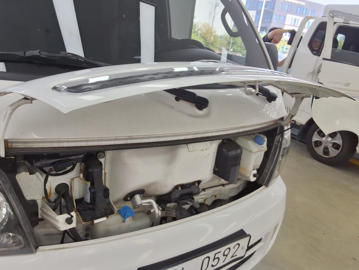 KIA BONGO III CARGO FREEZER BOX TRUCK 1 TON KING CAB 2018 - zdjęcie 15