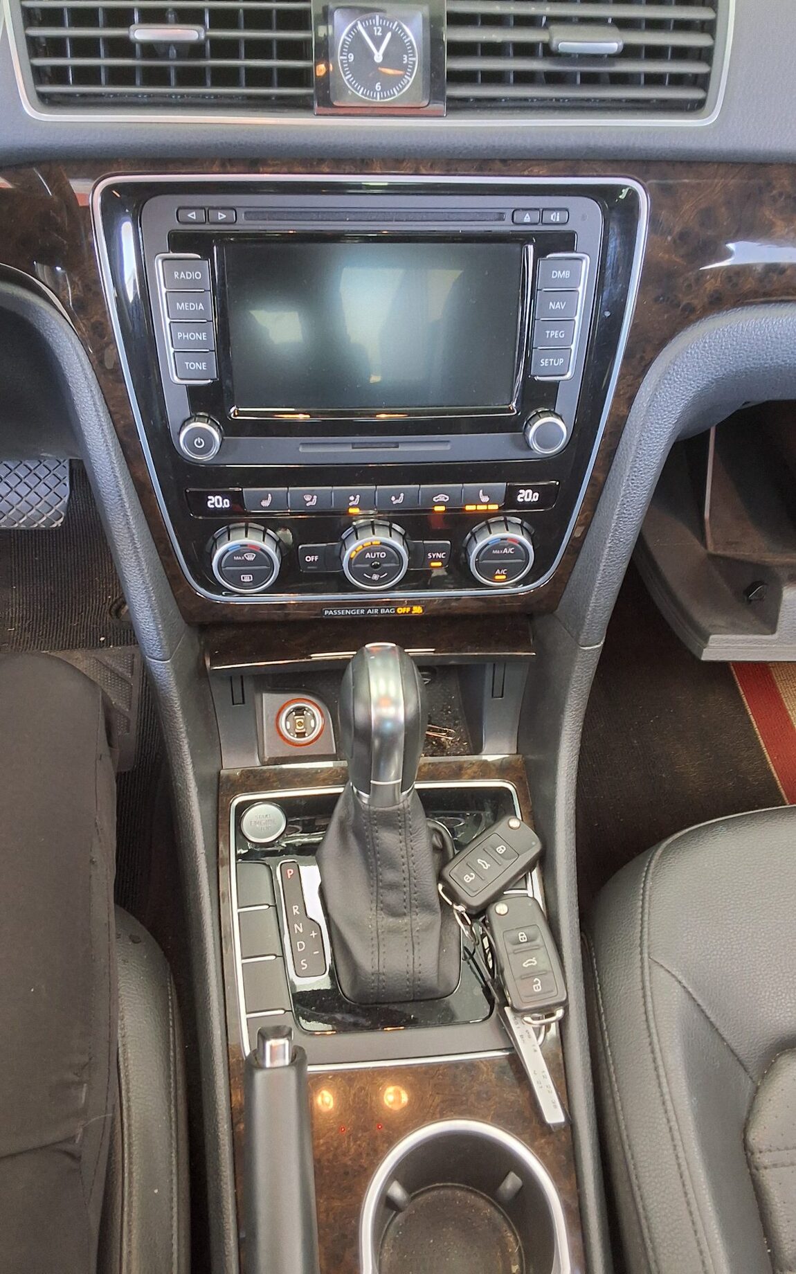 VOLKSWAGEN THE NEW PASSAT (7TH GEN) 1.8 TSI 2015 - zdjęcie 18