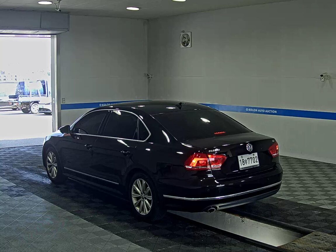VOLKSWAGEN THE NEW PASSAT (7TH GEN) 1.8 TSI 2015 - zdjęcie 6
