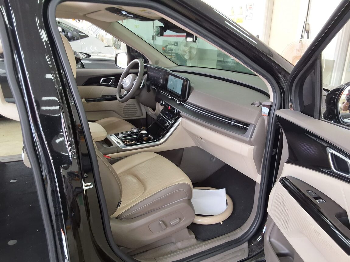 KIA NEW CARNIVAL (KA4) 7-SEATER GASOLINE SIGNATURE 2021 - zdjęcie 14