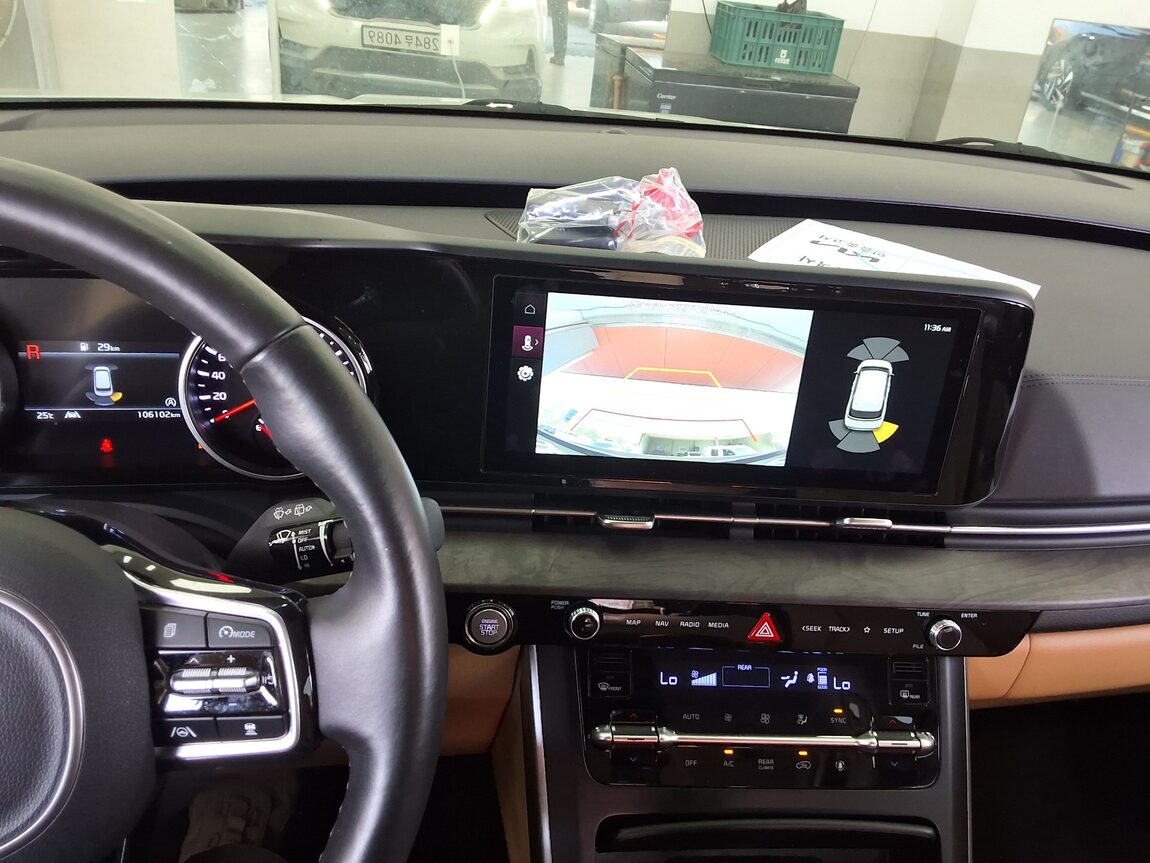 KIA NEW CARNIVAL (KA4) 9-SEATER DIESEL PRESTIGE 2023 - zdjęcie 17