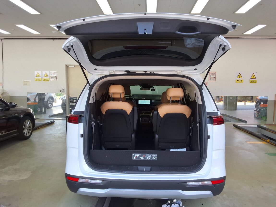 KIA NEW CARNIVAL (KA4) 9-SEATER DIESEL PRESTIGE 2023 - zdjęcie 15