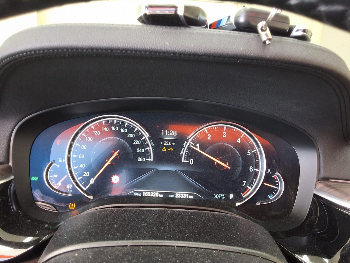 BMW 5 SERIES (7TH GEN) 530i xDRIVE M SPORT PACK PLUS 2018 - zdjęcie 10