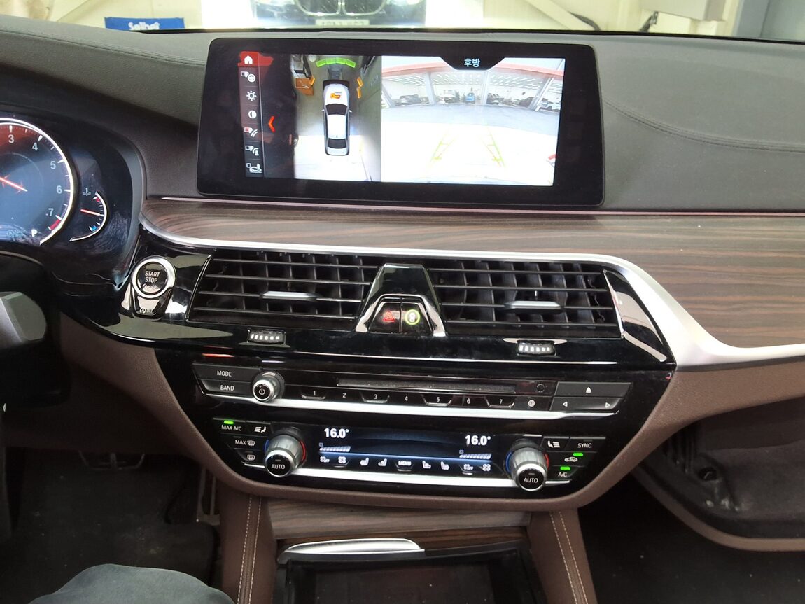BMW 5 SERIES (7TH GEN) 530i xDRIVE M SPORT PACK PLUS 2018 - zdjęcie 24