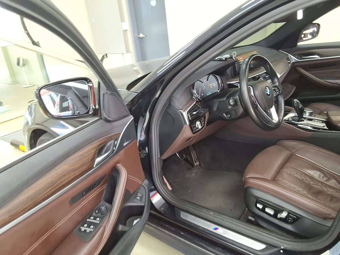 BMW 5 SERIES (7TH GEN) 530i xDRIVE M SPORT PACK PLUS 2018 - zdjęcie 11