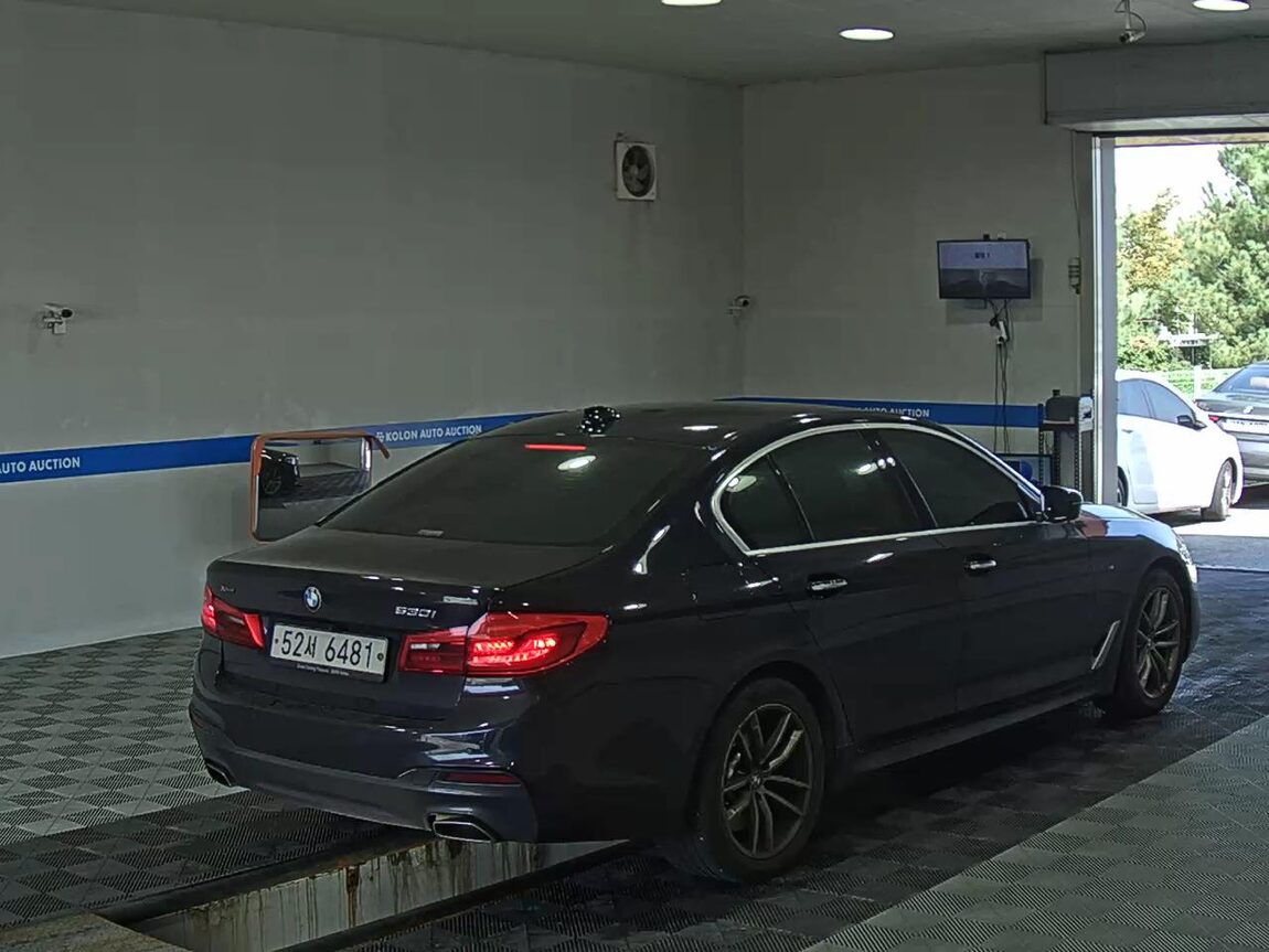 BMW 5 SERIES (7TH GEN) 530i xDRIVE M SPORT PACK PLUS 2018 - zdjęcie 5