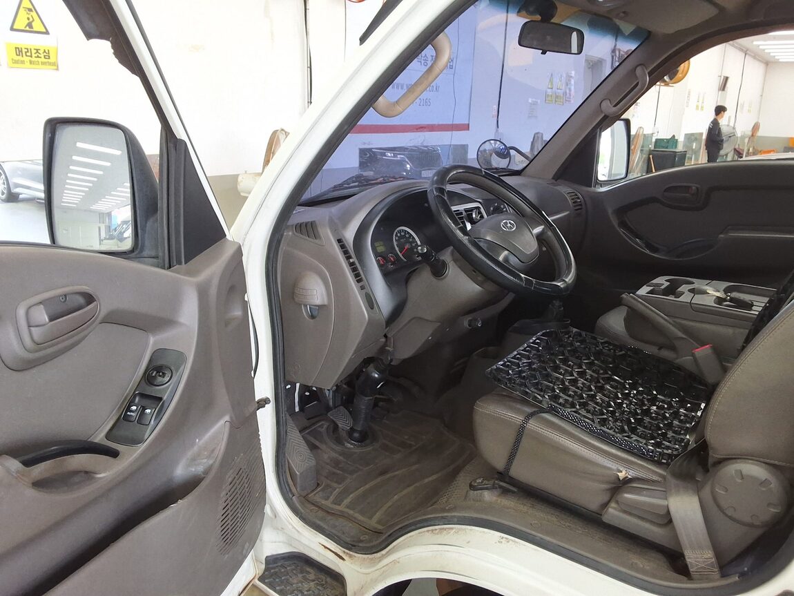 HYUNDAI PORTER II CRDi SUPER CAB EXTRA LONG WHEELBASE SUPER 2014 - zdjęcie 10