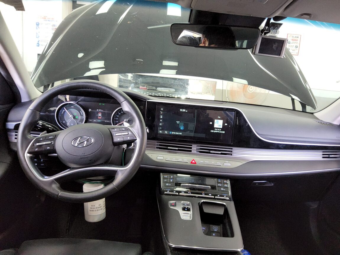 HYUNDAI THE NEW GRANDEUR IG HYBRID 2.4 HEV EXCLUSIVE 2021 - zdjęcie 11