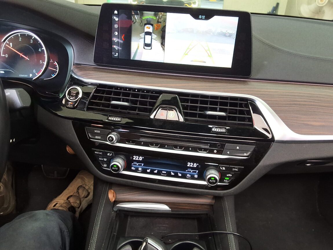 BMW 5 SERIES (7TH GEN) 520d M SPORT PACK PLUS 2017 - zdjęcie 24