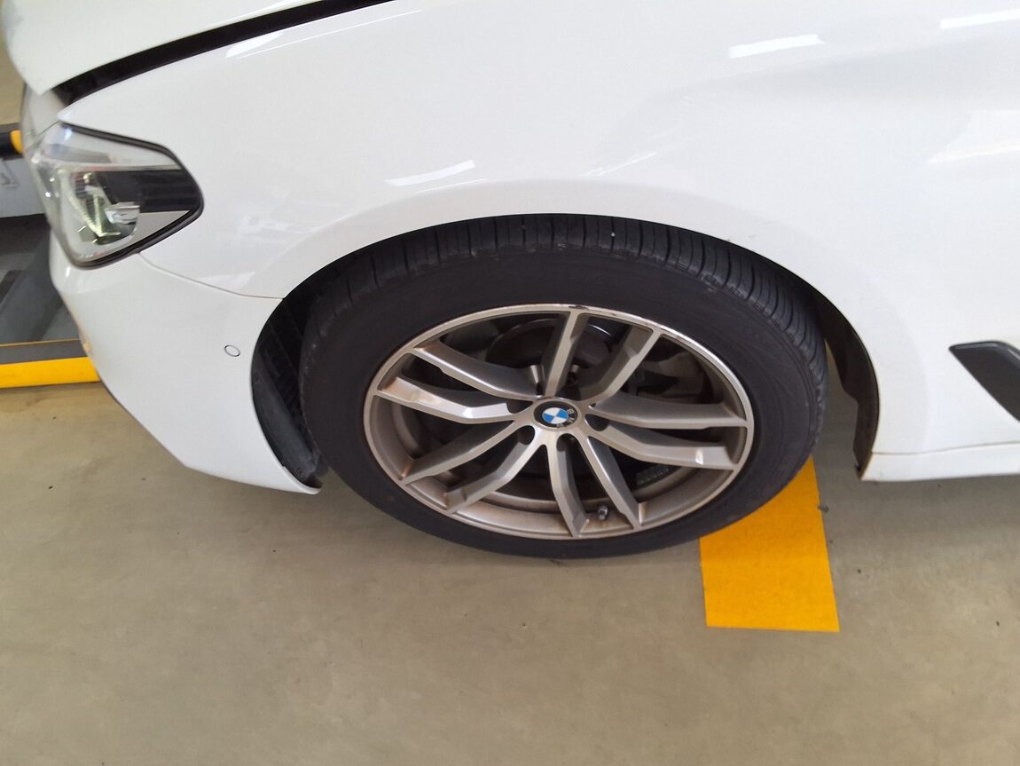 BMW 5 SERIES (7TH GEN) 520d M SPORT PACK PLUS 2017 - zdjęcie 19