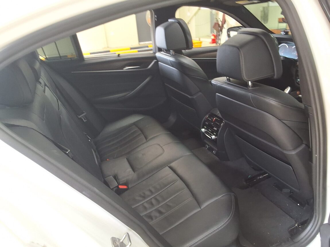 BMW 5 SERIES (7TH GEN) 520d M SPORT PACK PLUS 2017 - zdjęcie 14