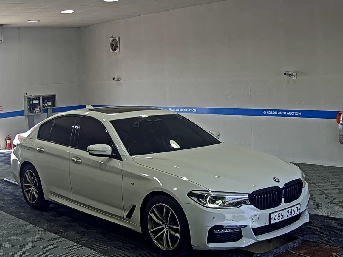 BMW 5 SERIES (7TH GEN) 520d M SPORT PACK PLUS 2017 - zdjęcie 3