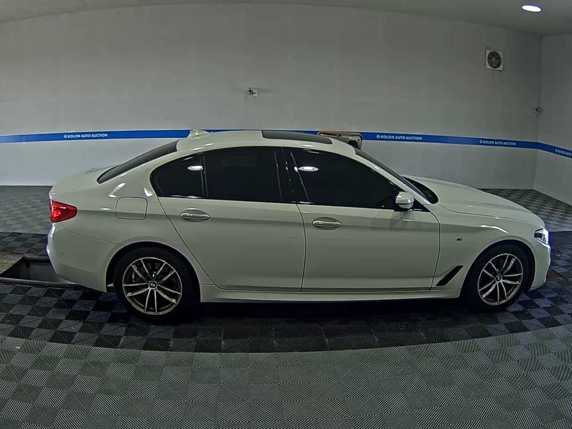 BMW 5 SERIES (7TH GEN) 520d M SPORT PACK PLUS 2017 - zdjęcie 4