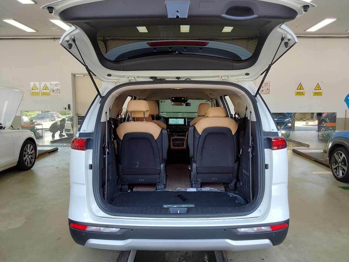 KIA NEW CARNIVAL (KA4) 9-SEATER DIESEL PRESTIGE 2023 - zdjęcie 15