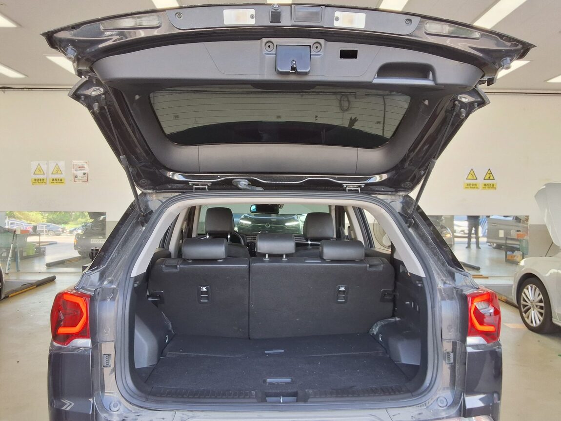 KG MOBILITY (SSANGYONG) ALL NEW KORANDO 1.5 GASOLINE 2WD C5 PLUS 2020 - zdjęcie 15