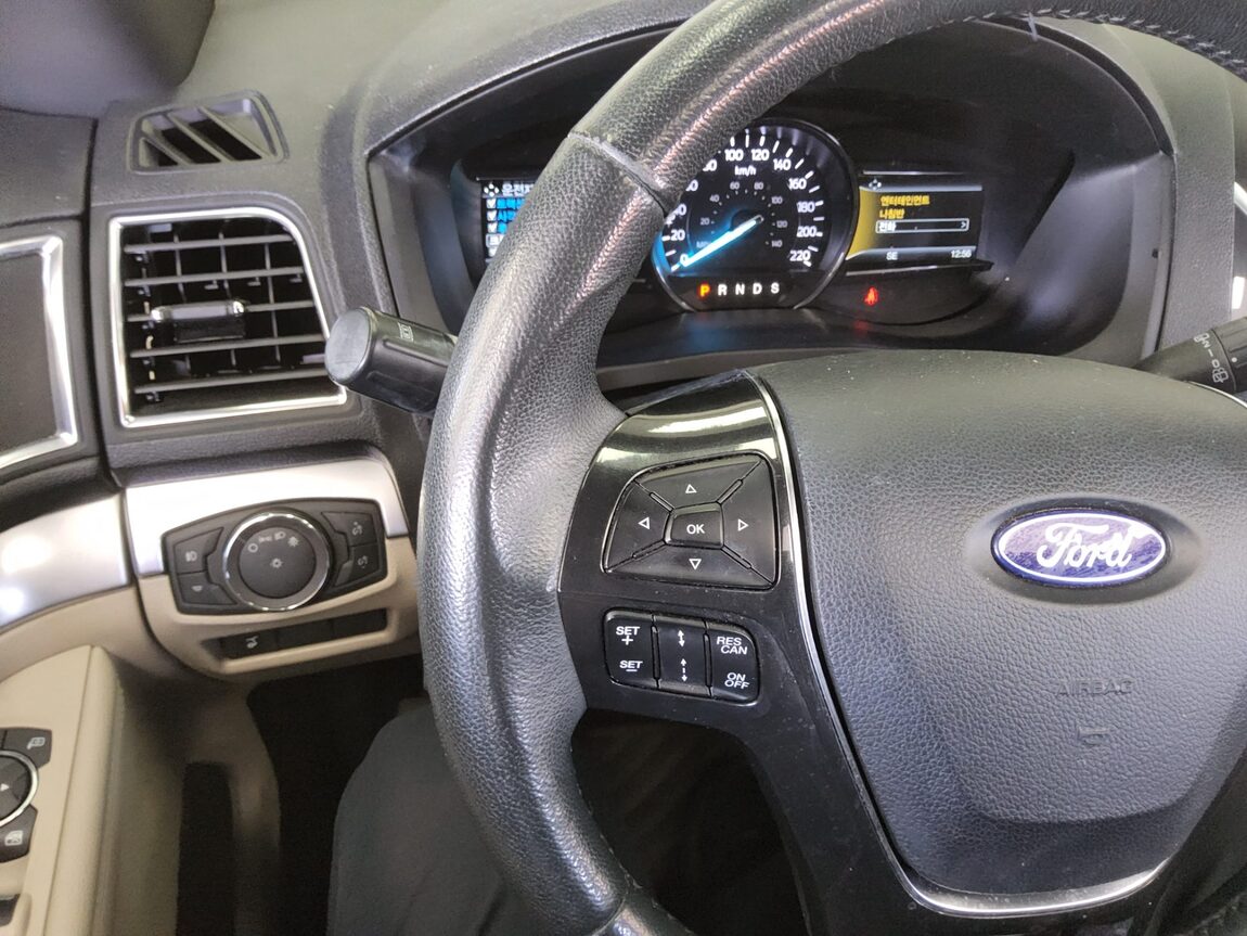 FORD EXPLORER (5TH GEN) 2.3 AWD LIMITED 2019 - zdjęcie 17