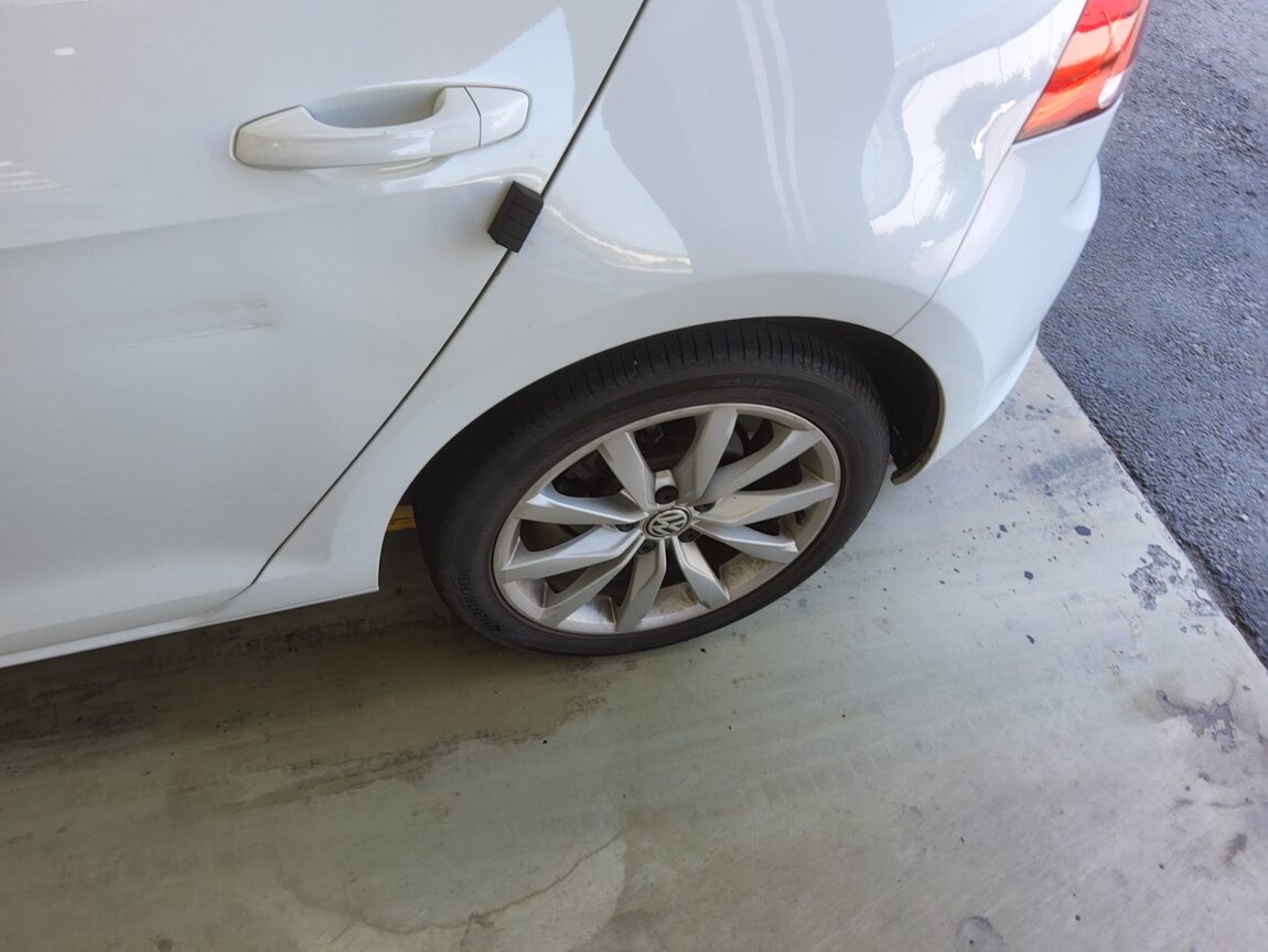 VOLKSWAGEN GOLF (7TH GEN) 1.6 TDI BLUEMOTION 2015 - zdjęcie 21
