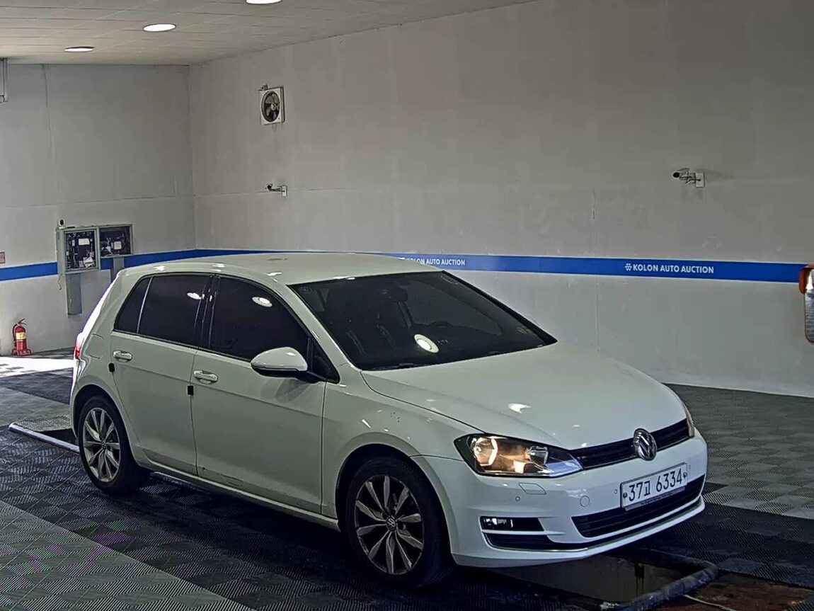 VOLKSWAGEN GOLF (7TH GEN) 1.6 TDI BLUEMOTION 2015 - zdjęcie 3