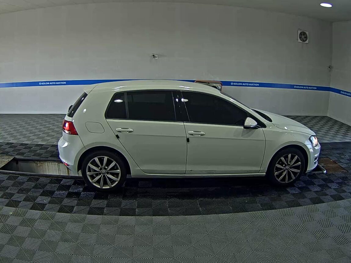 VOLKSWAGEN GOLF (7TH GEN) 1.6 TDI BLUEMOTION 2015 - zdjęcie 4