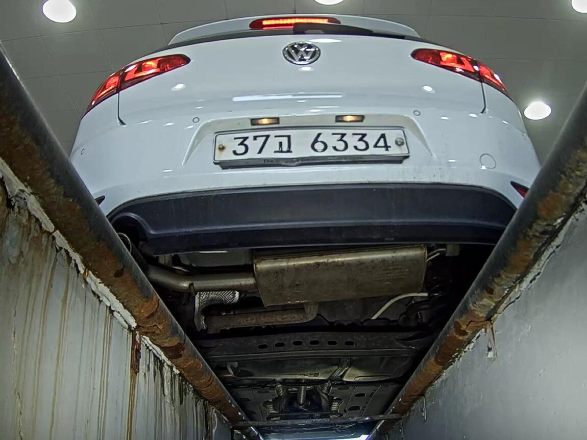 VOLKSWAGEN GOLF (7TH GEN) 1.6 TDI BLUEMOTION 2015 - zdjęcie 8