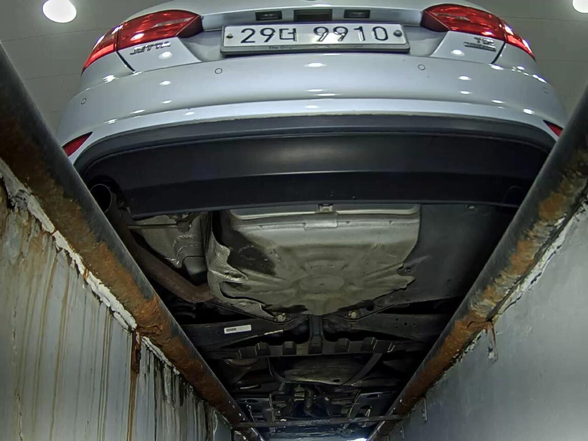 VOLKSWAGEN JETTA (6TH GEN) 1.6 TDI BLUEMOTION 2013 - zdjęcie 8