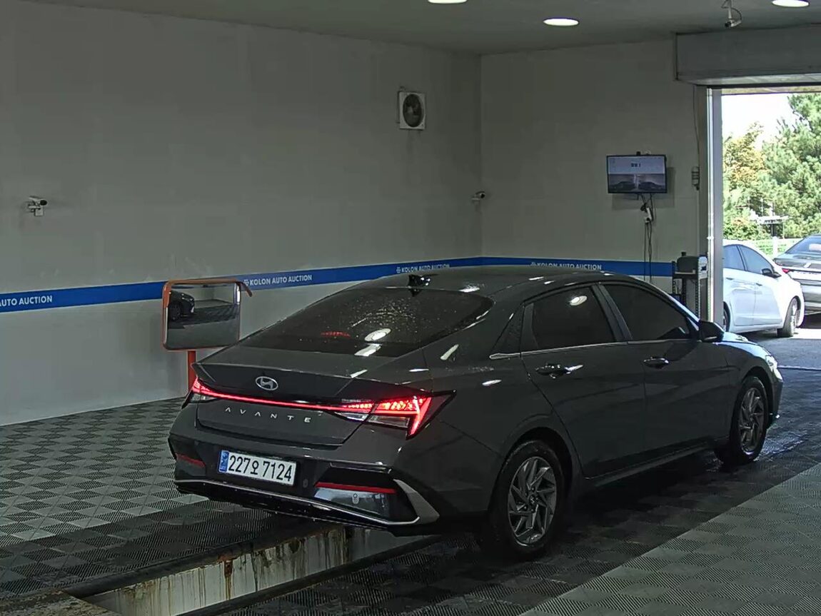 HYUNDAI THE NEW AVANTE (CN7) GASOLINE 1.6 INSPIRATION 2025 - zdjęcie 5