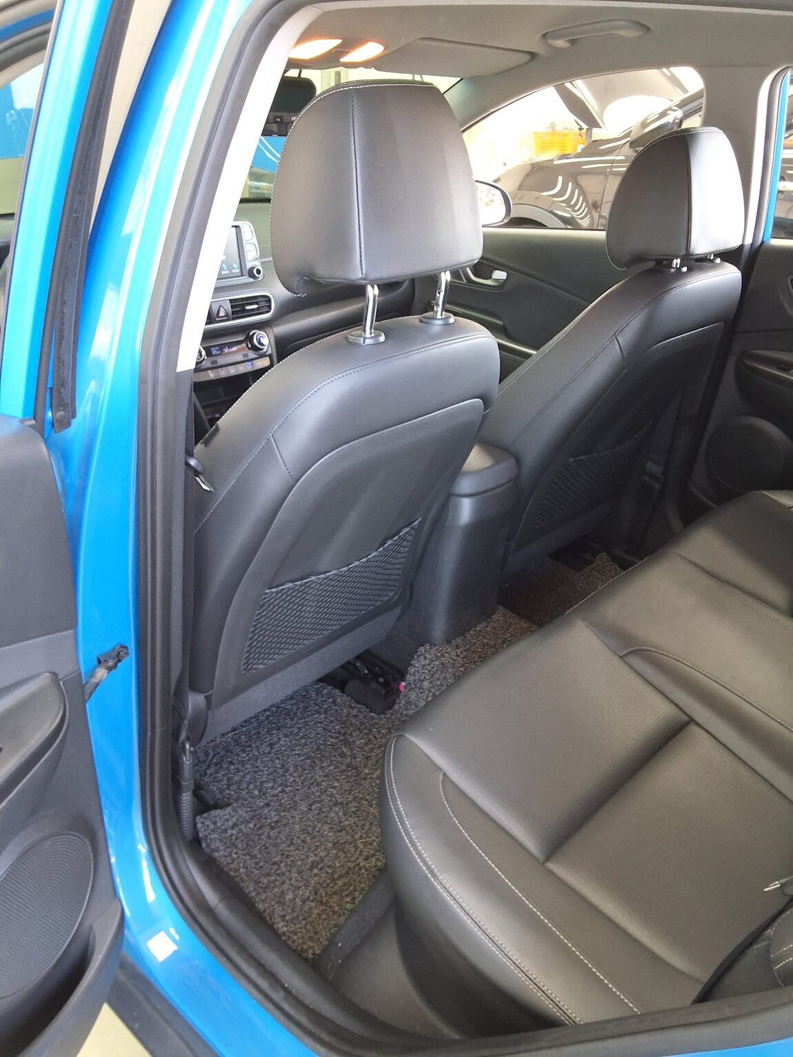 HYUNDAI KONA 1.6 GASOLINE 2WD PREMIUM 2018 - zdjęcie 12