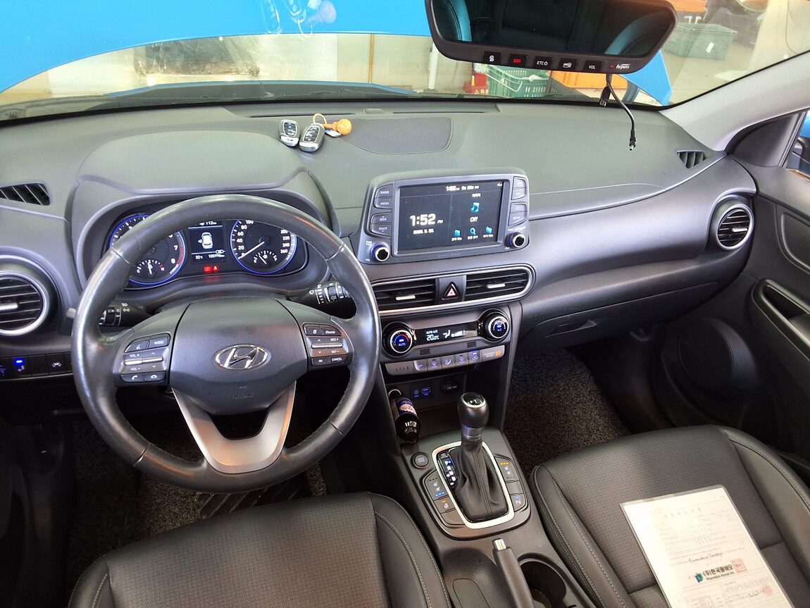 HYUNDAI KONA 1.6 GASOLINE 2WD PREMIUM 2018 - zdjęcie 11
