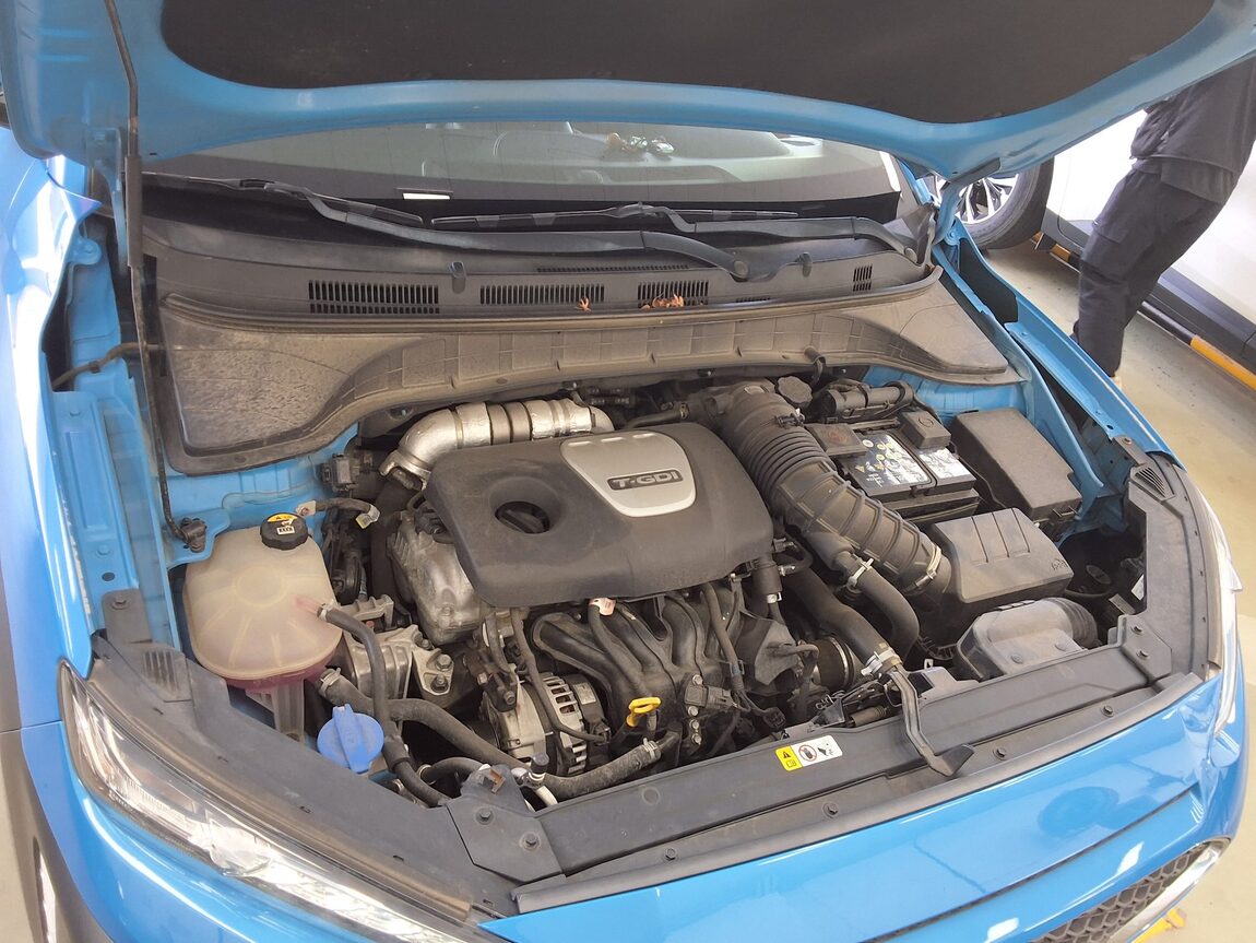 HYUNDAI KONA 1.6 GASOLINE 2WD PREMIUM 2018 - zdjęcie 18