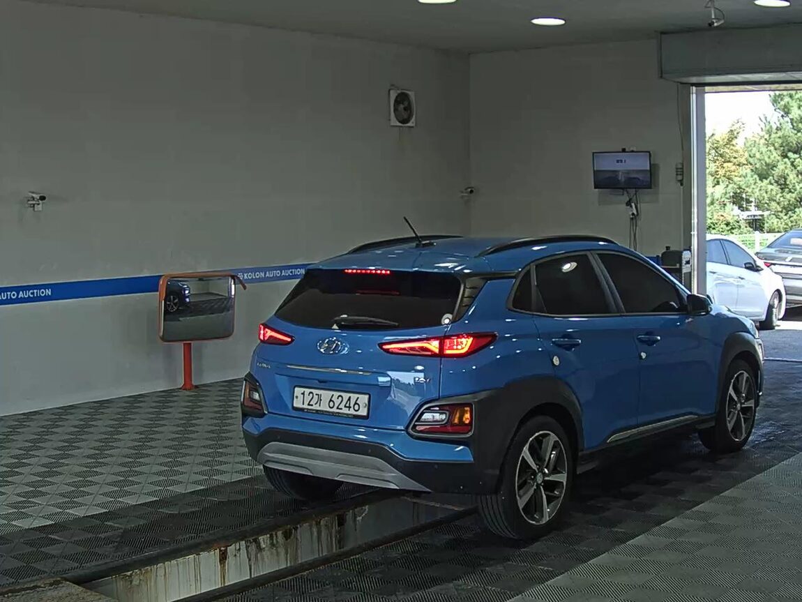 HYUNDAI KONA 1.6 GASOLINE 2WD PREMIUM 2018 - zdjęcie 5