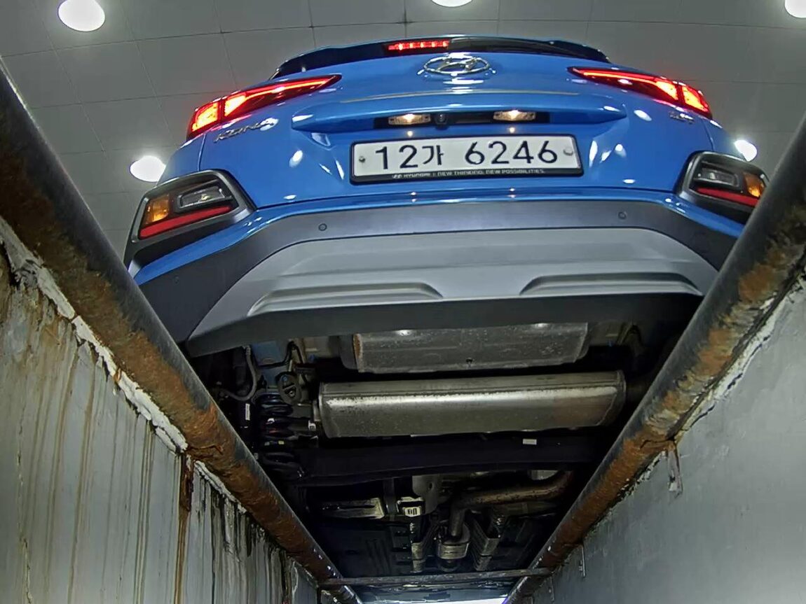 HYUNDAI KONA 1.6 GASOLINE 2WD PREMIUM 2018 - zdjęcie 8