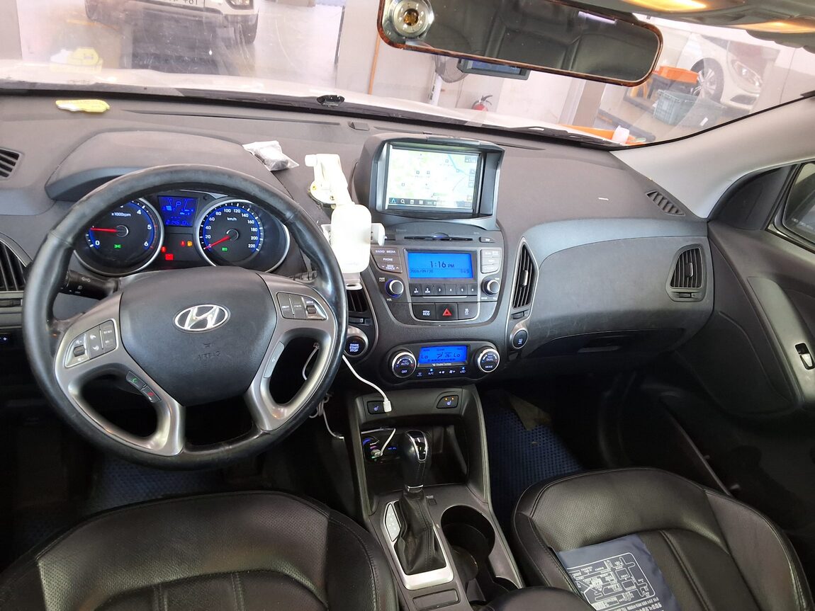 HYUNDAI NEW TUCSON ix DIESEL R2.0 2WD SMART SPECIAL 2014 - zdjęcie 11