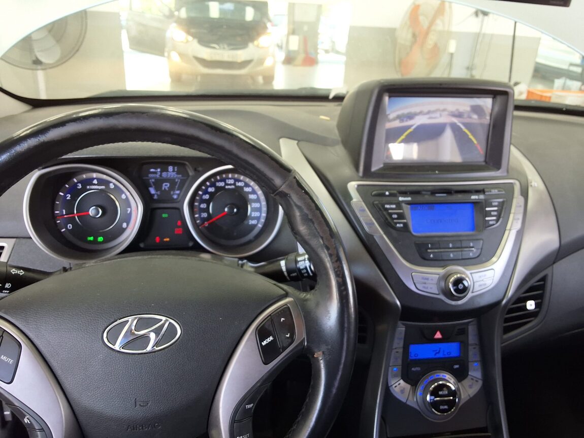 HYUNDAI AVANTE MD M16 GDi SMART 2013 - zdjęcie 17