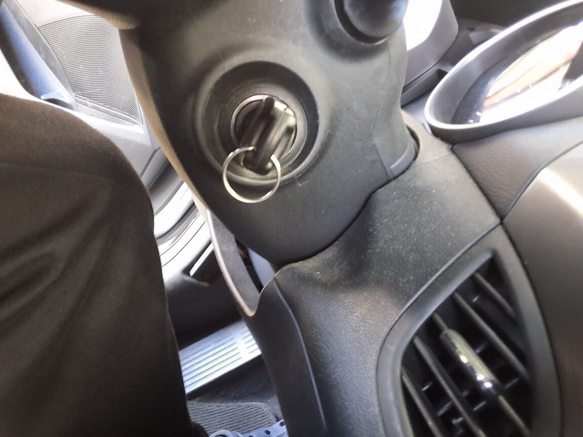 HYUNDAI AVANTE MD M16 GDi SMART 2013 - zdjęcie 18