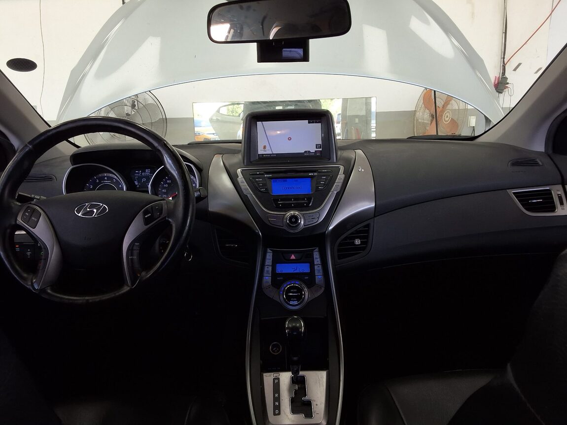 HYUNDAI AVANTE MD M16 GDi SMART 2013 - zdjęcie 11