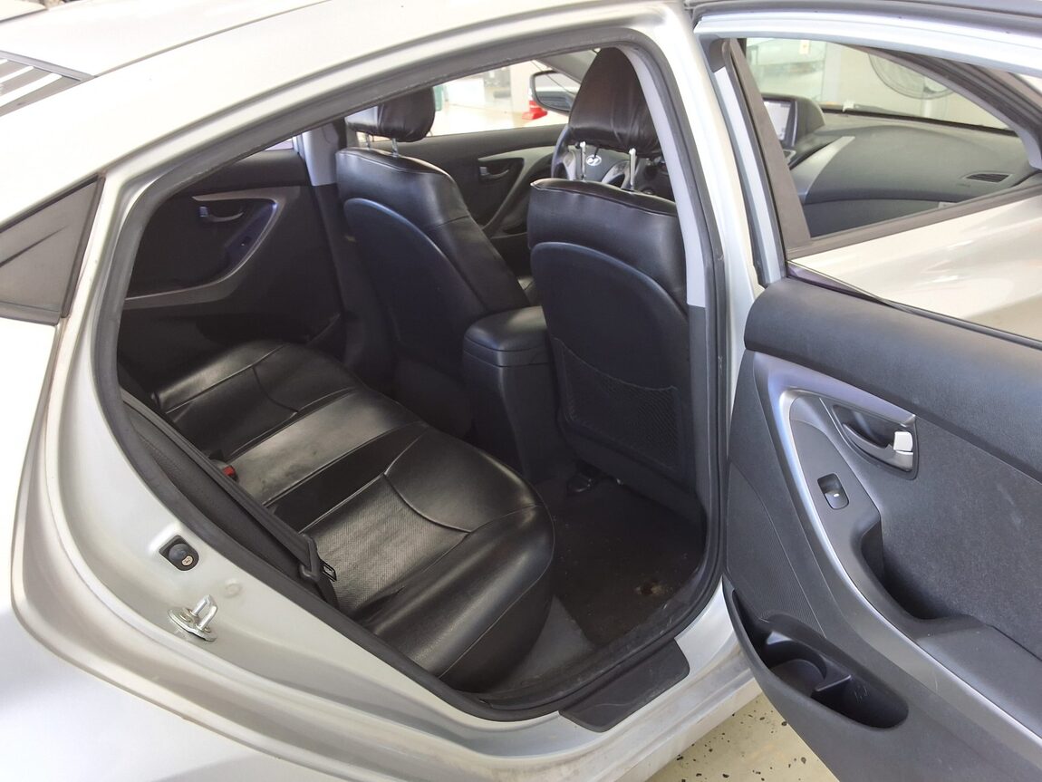 HYUNDAI AVANTE MD M16 GDi SMART 2013 - zdjęcie 13