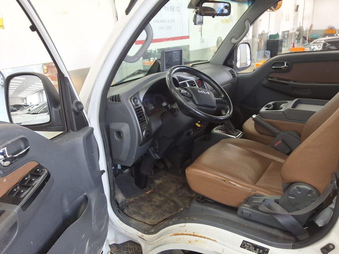 KIA THE NEW BONGO III CARGO 1 TON DOUBLE CAB EXTRA LONG WHEELBASE GLS 2022 - zdjęcie 10